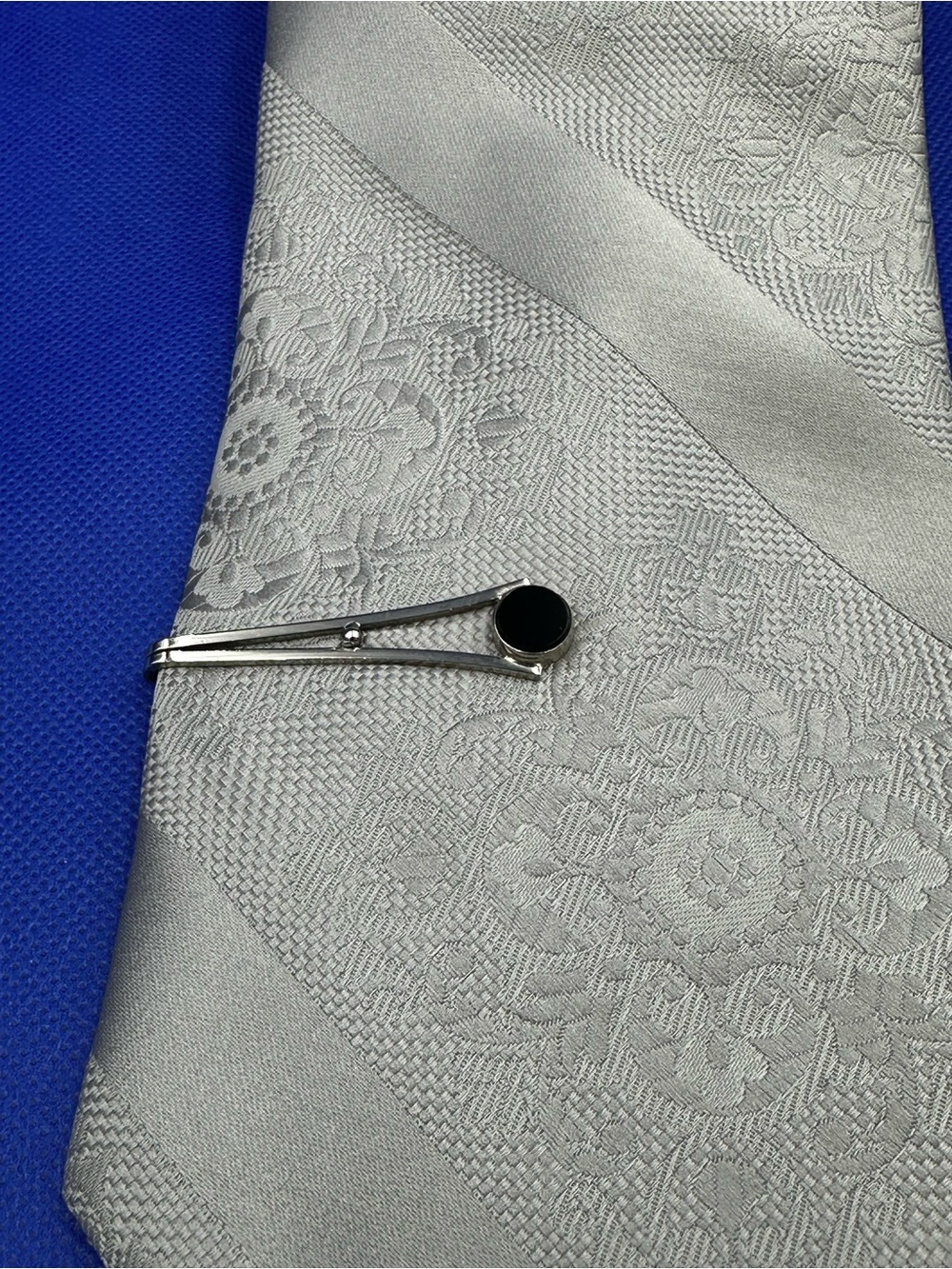 Vintage Gold Tone Tie Bar w/Round Black Stone Accent - MbdTGB2